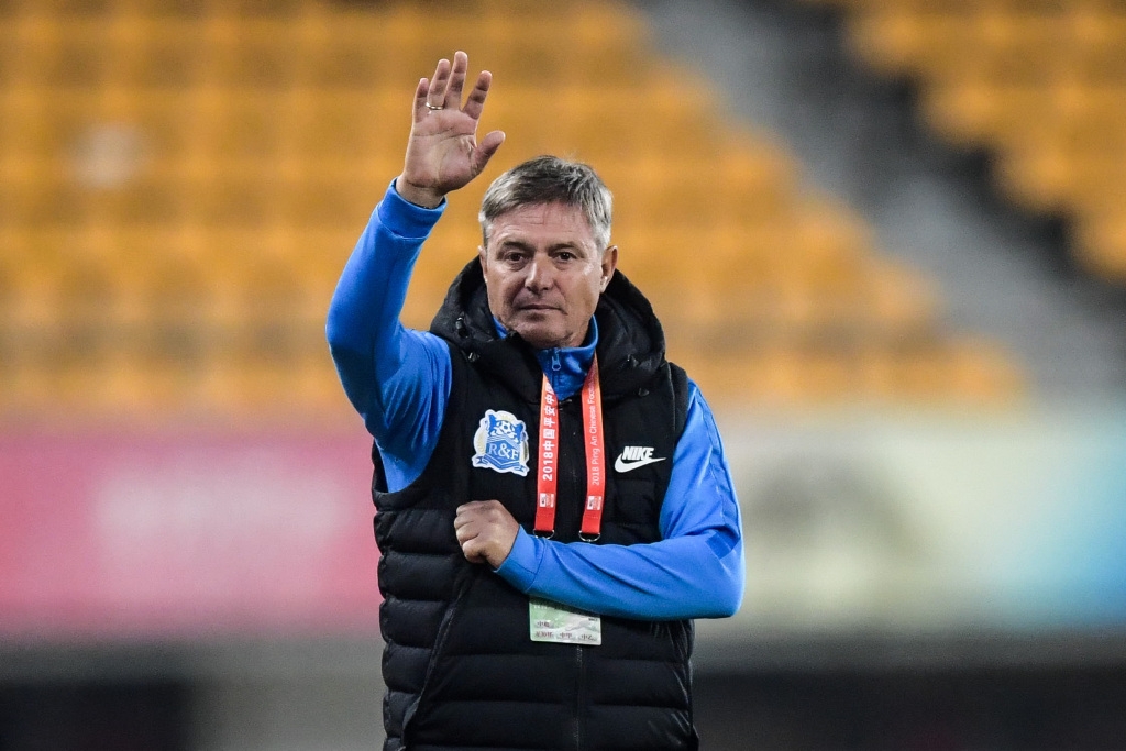 包含今夜体能课后，夏洛特黄蜂再遭质疑备战中超，压力陡增，阵容厚度经受考验的词条开云体育