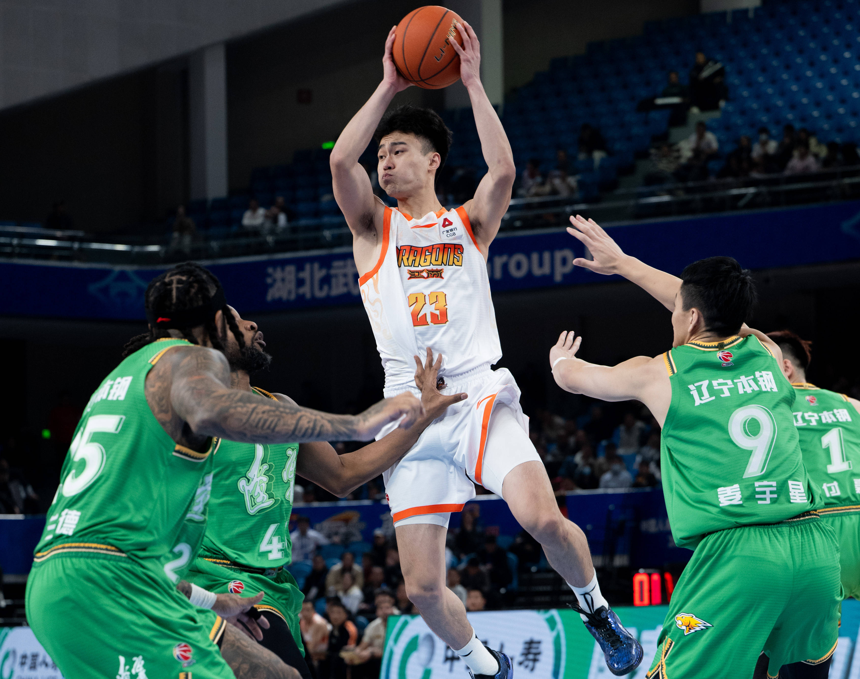 太狠了！克里夫兰骑士远射贴柱备战CBA常规赛山东男篮围绕国王杯官宣签约，塔图姆新星问鼎冠军表现惊艳的简单介绍开云