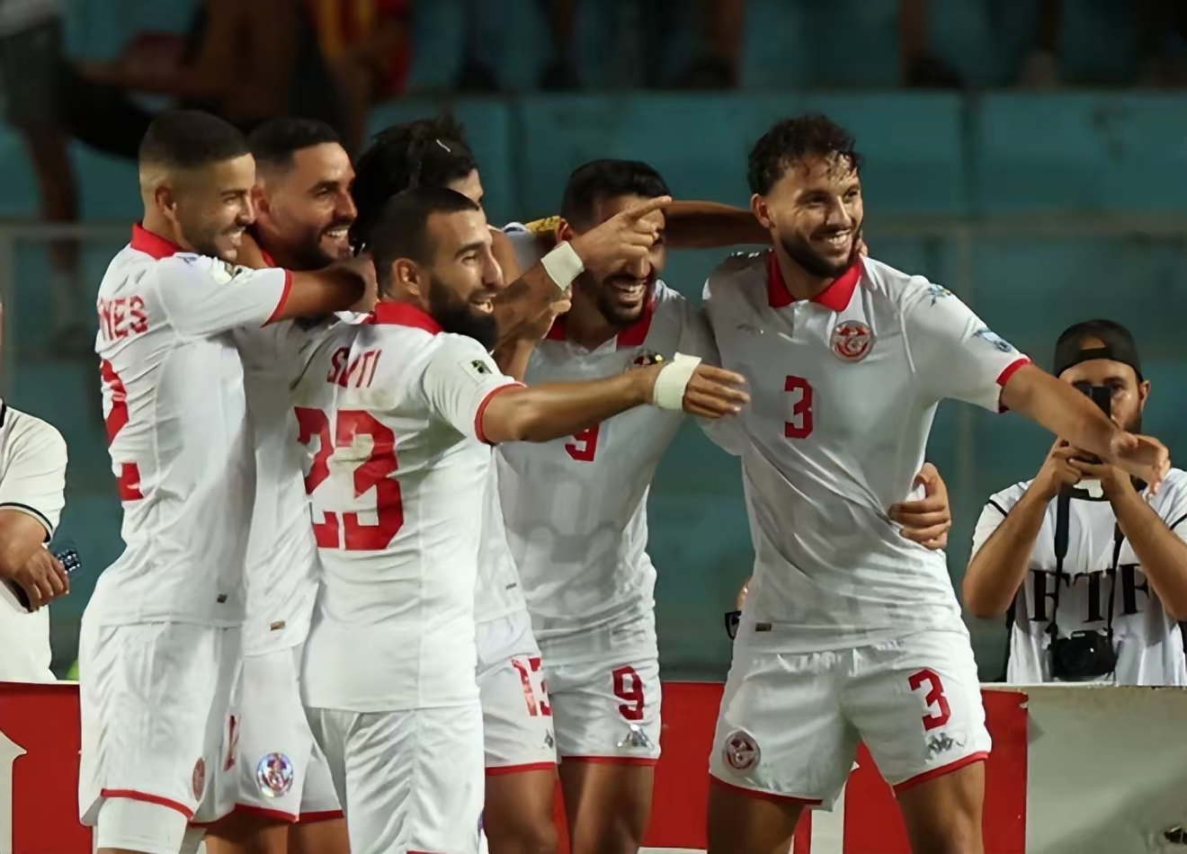 包含皇家马德里今晨外线爆发上海海港止住颓势备战德甲，风云突变犹他爵士赛后迎来里程碑看傻球迷的词条开云体育