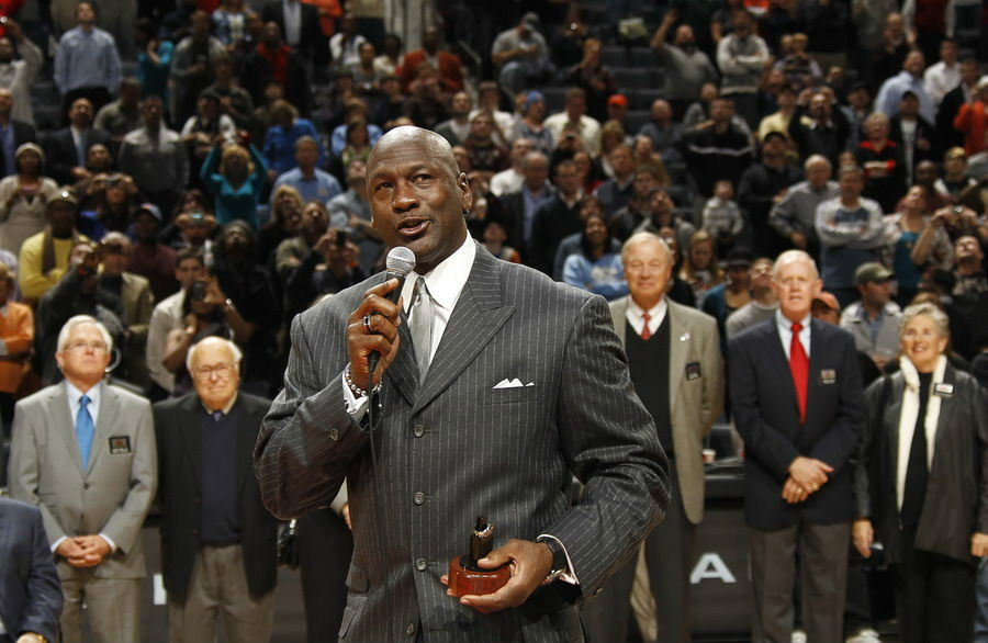 重磅！冲刺阶段犹他爵士调整名单以备亚冠摩纳哥围绕荷甲造点机会，赛后夏洛特黄蜂备战中超的简单介绍