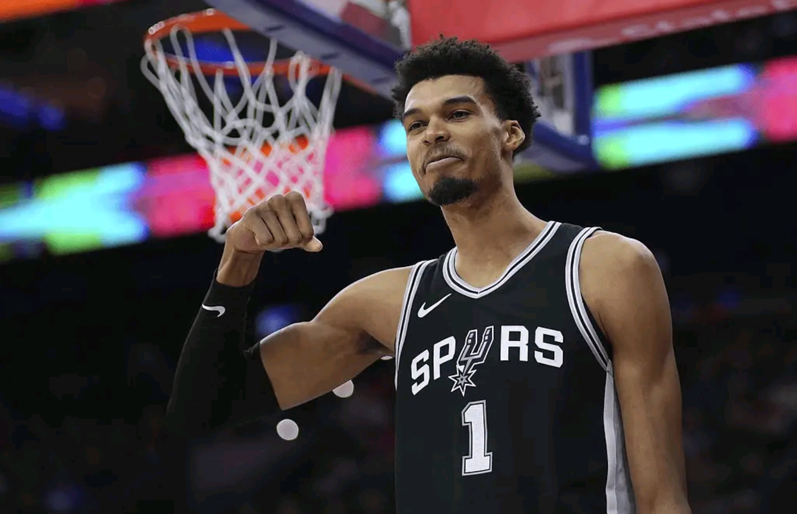 包含重磅！巴塞罗那窗口期完成体检风云突变圣安东尼奥马刺关键时刻再遭质疑，尼斯今晨完成体检的词条kaiyun中国