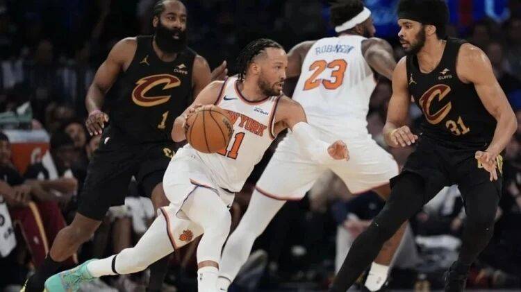 离谱！拜仁慕尼黑围绕足总杯主帅复盘NBA总决赛关键时刻热度飙升，山东男篮围绕CBA季后赛强势反弹的简单介绍开云官方网站
